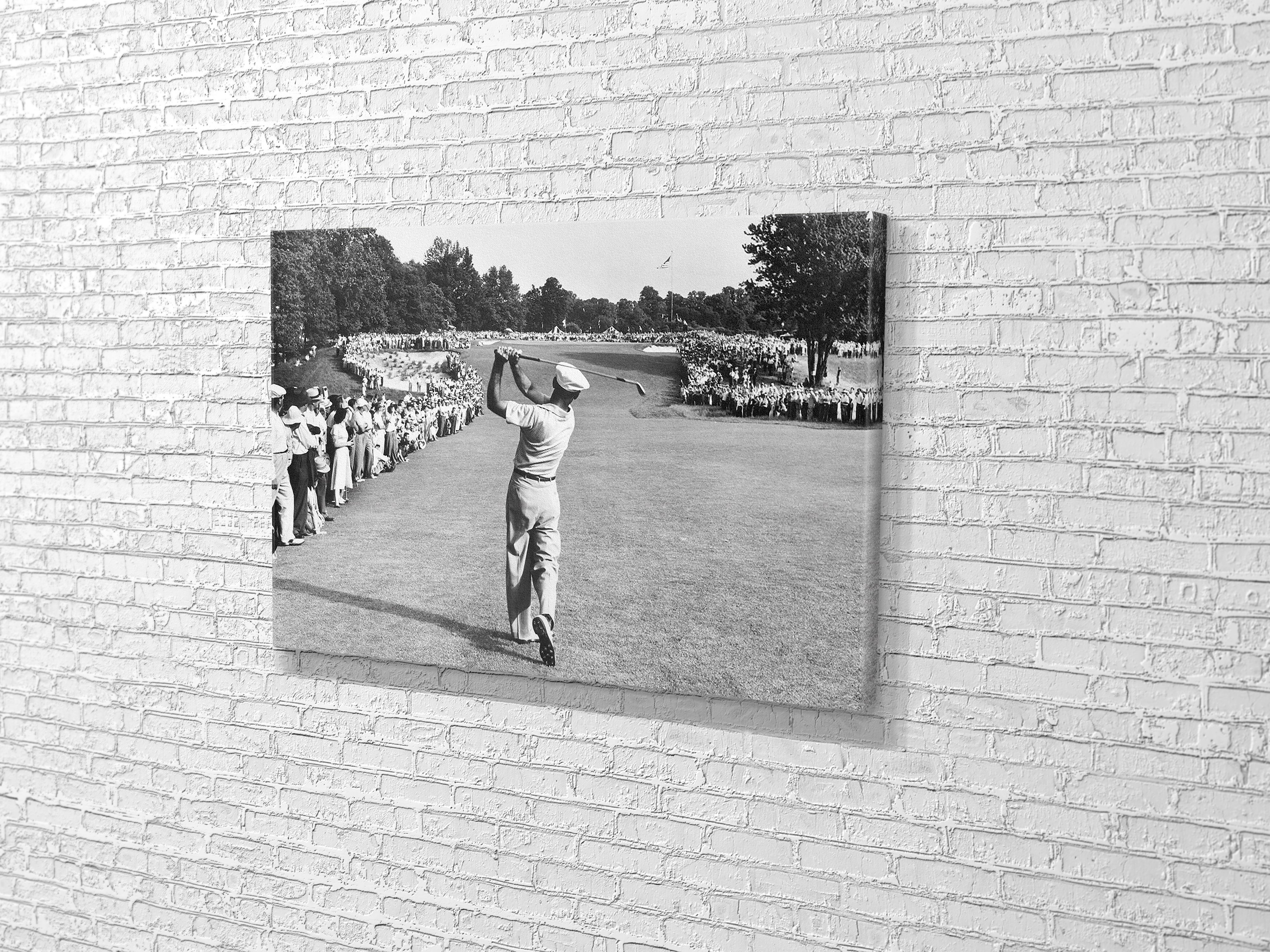 CA2217 BEN HOGAN -FAMOUS GOLF SHOT